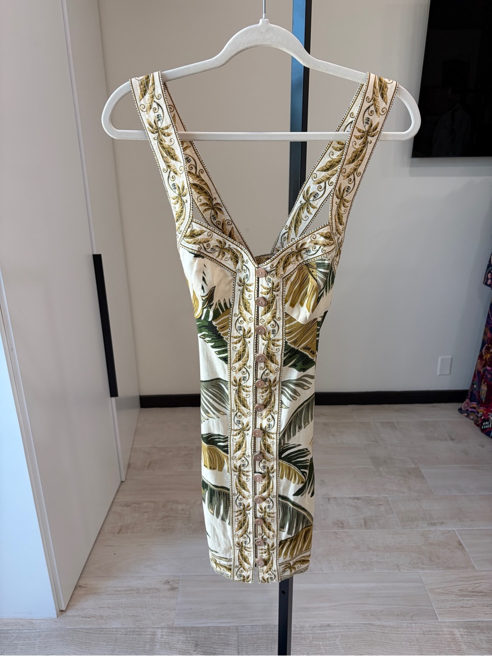 Farm Rio: Off-White Trancoso Buttoned Mini
Dress - Picture 6 of 11